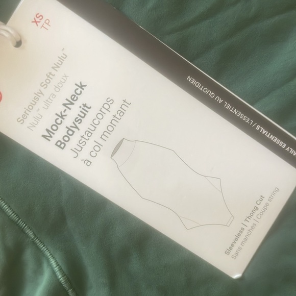 NWT Lululemon Mock-Neck sleeveless bodysuit - Picture 4 of 8